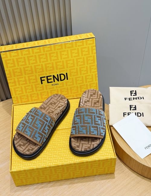 Fendi Color-blocked FF Pattern Rubber Slippers