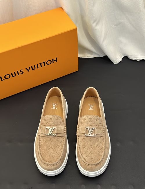 Louis Vuitton LV Cowhide Casual Sneakers With TPU Outsole