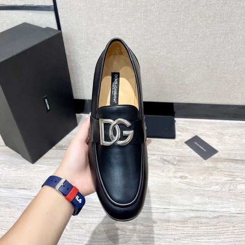 Dolce & Gabbana DG Premium Leather Dress Shoes With Exquisite Details