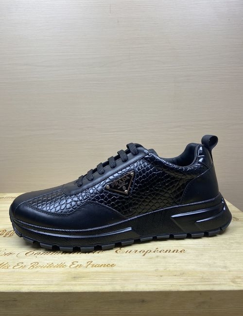 Prada Minimalist Leather Casual Sneakers