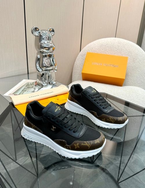 Louis Vuitton LV Stitched Leather Casual Sneakers With Rubber Sole