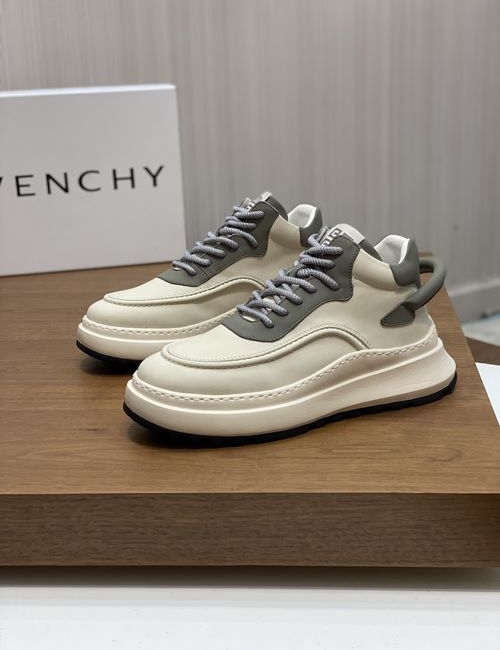 Givenchy GIV 1 Leather Casual Sneakers With Logo