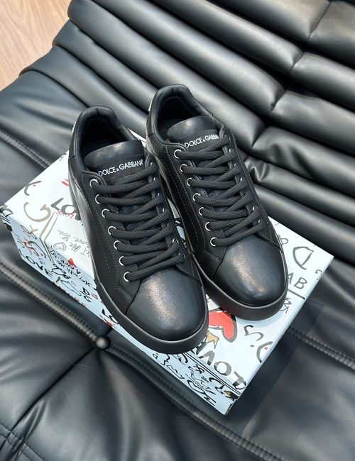 Dolce & Gabbana DG Leather Casual Sneakers With Luxury Hardware