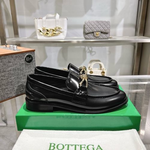 Bottega Veneta BV Round Toe Loafers With Leather Sole