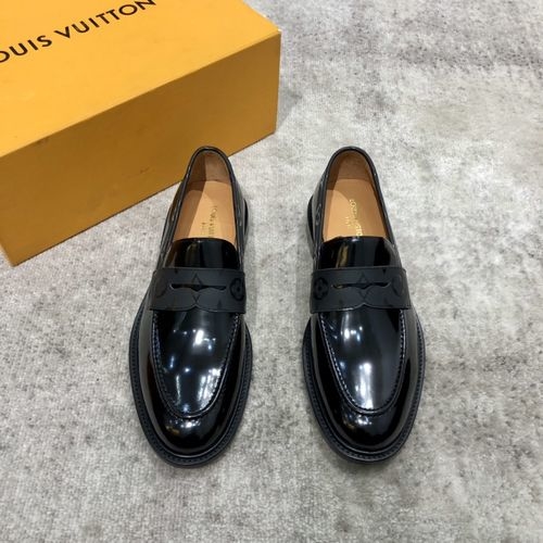 Louis Vuitton LV Premium Casual Leather Shoes Cowhide Upper