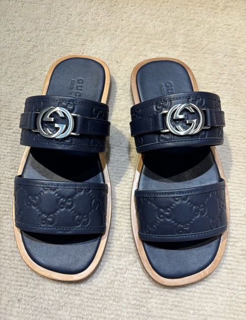 Gucci Interlocking G Slides. Coastal Inspiration. Leather Sole.