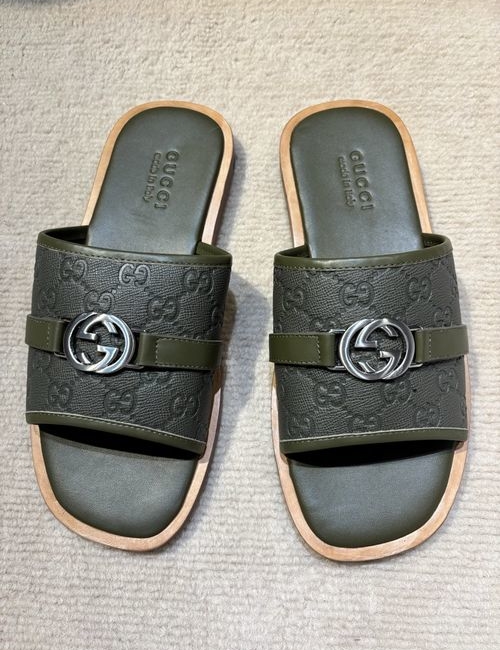 Gucci Interlocking G Slides. Coastal Inspiration. Leather Sole.