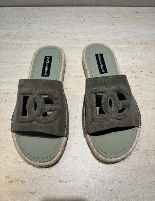 Dolce & Gabbana DG Embossed Logo Leather Slippers With Rubber Sole