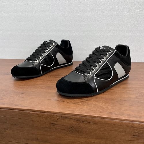 Dolce & Gabbana DG Stitched Casual Sneakers With Accents