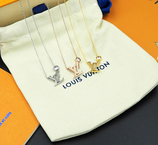 Louis Vuitton LV Minimalist Letter Clavicle Chain