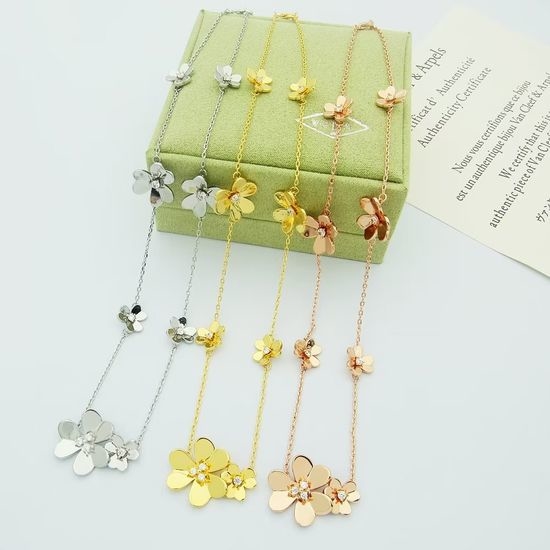 Van Cleef & Arpels VCA Eight Flower Pendant Necklace Multi Color