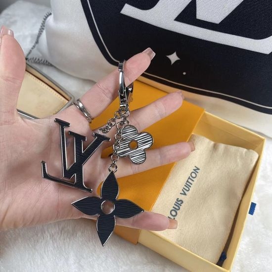 Louis Vuitton LV Classic Versatile Exquisite Keychain