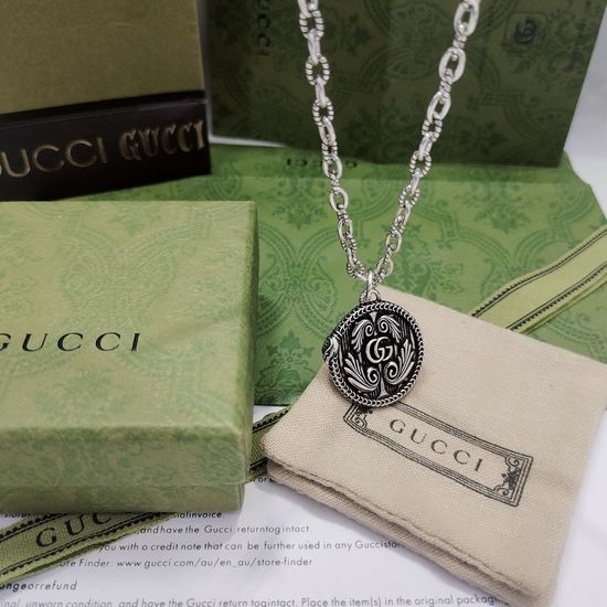 Gucci Delicate Snake Motif Pendant Necklace