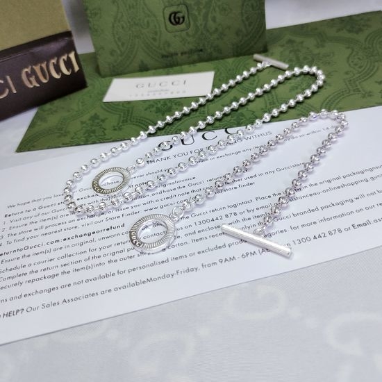 Gucci Engraved Pattern Shiny Bangle Bracelet