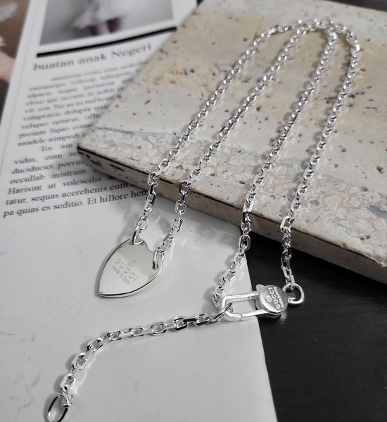 Gucci Sweet Heart Shape Pendant Necklace