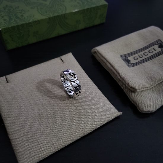 Gucci Classic Simple Daily Band Ring