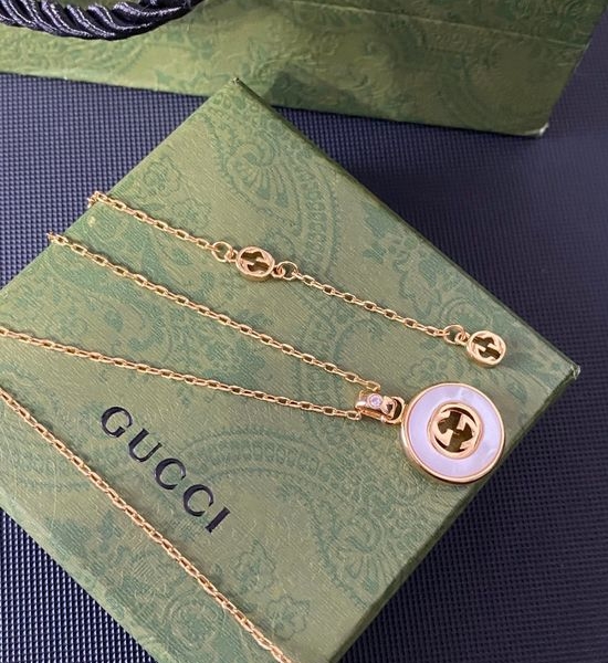 Gucci White Shell Circle Letter Necklace