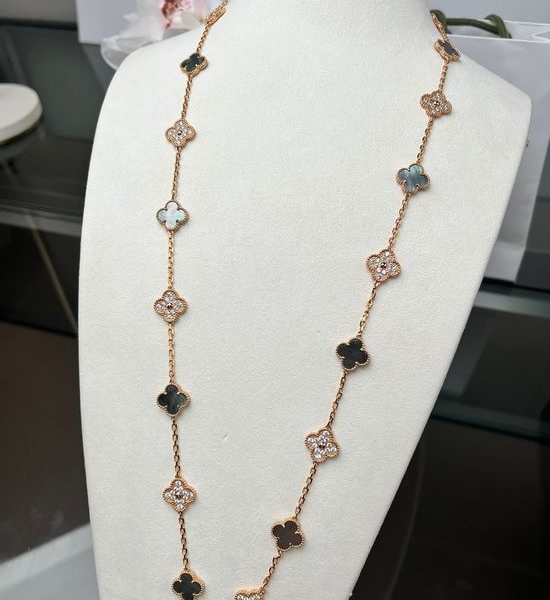 Van Cleef & Arpels VCA Grey Mother of Pearl Flower Necklace