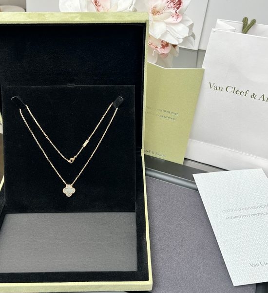 Van Cleef & Arpels VCA Gray Mother of Pearl Clover Necklace