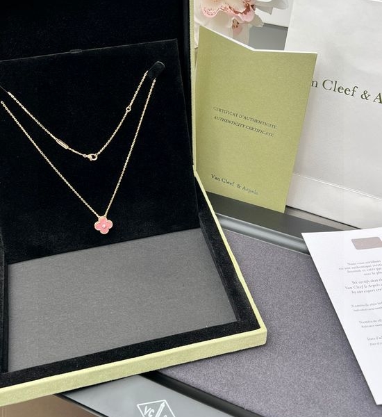 Van Cleef & Arpels VCA Classic Four-Leaf Clover Diamond Necklace