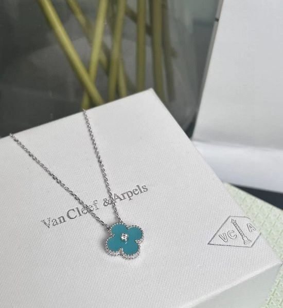Van Cleef & Arpels VCA Mint Green Four-Leaf Clover Bracelet