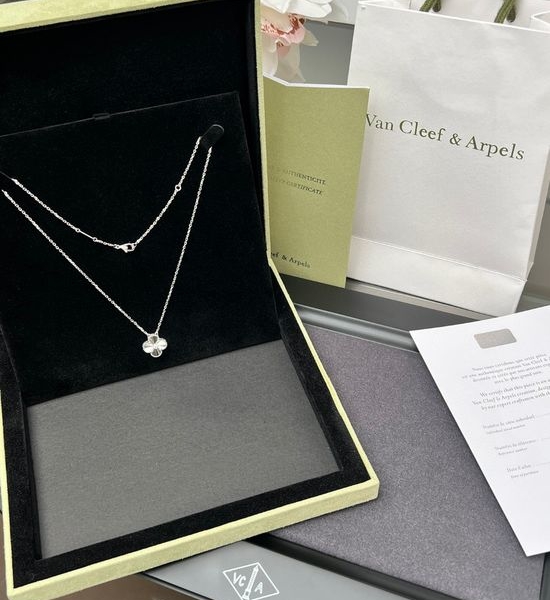 Van Cleef & Arpels VCA Diamond Clover Pendant Elegant Necklace