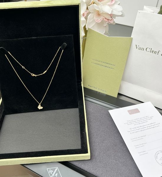 Van Cleef & Arpels VCA Mother of Pearl Butterfly Necklace Dainty Classic