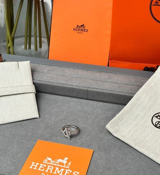 Hermes Full Pave Dainty Ring
