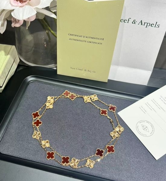 Van Cleef & Arpels VCA Red Gold Clover Necklace Jewelry