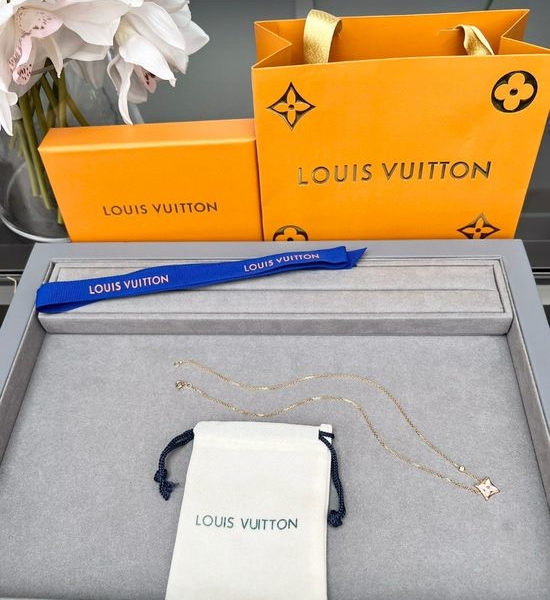 Louis Vuitton LV Classic Rhombus Pink Mother of Pearl Necklace