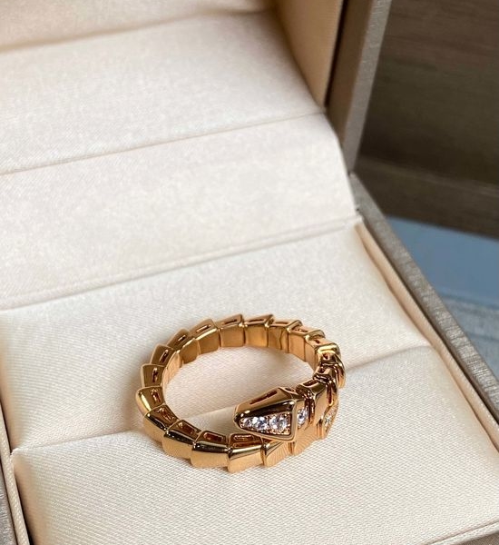 Gucci Snake Shape Decorative Ring