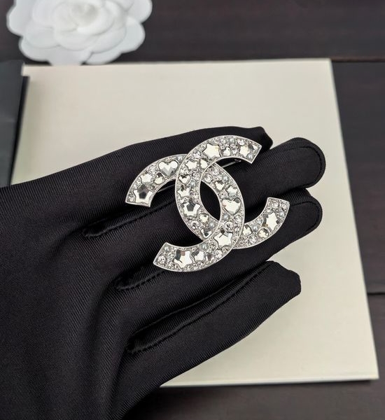 Chanel Full Diamond Platinum Brooch