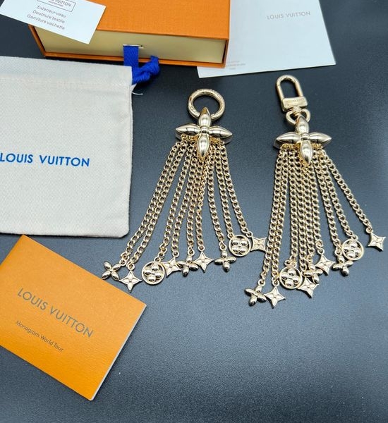 Louis Vuitton LV Delicate Tassel Star Pendant Keychain