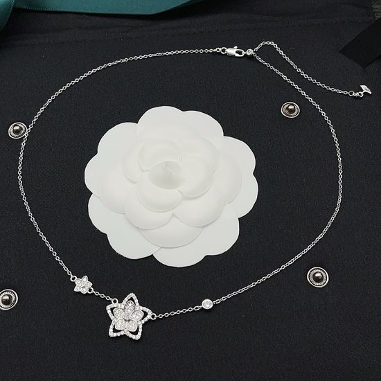 Graff Silver Diamond Hollow Plum Necklace