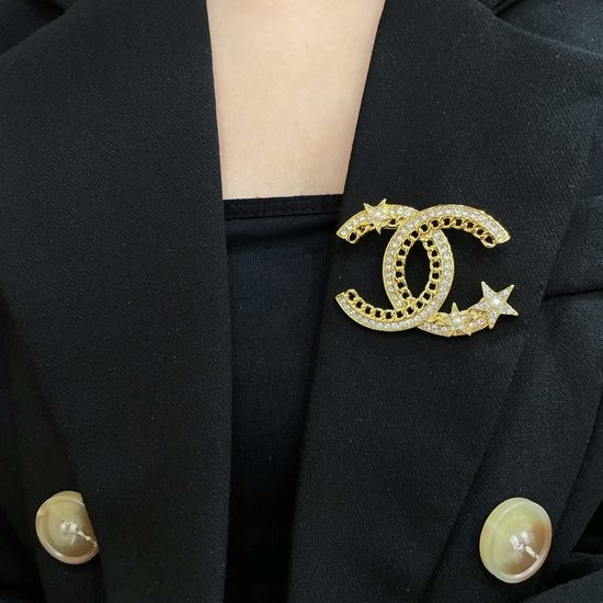 Chanel Classic Versatile Elegant Brooch for Daily Wear
