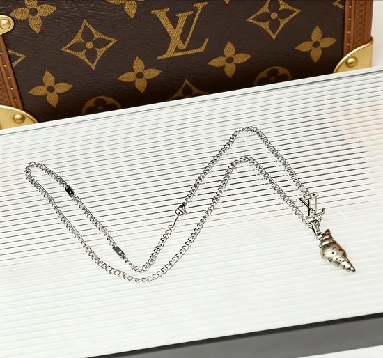 Louis Vuitton LV Croissant Shape Pendant For Necklace