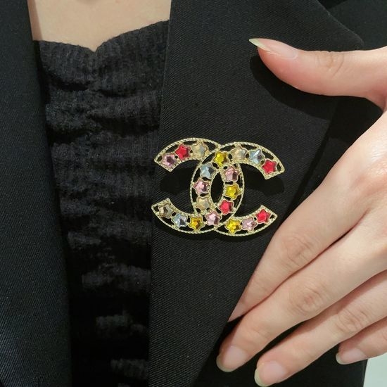Chanel Classic Pearl Decorative Brooch