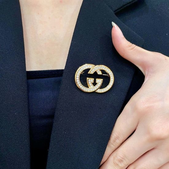 Gucci Classic Versatile Brooch for Daily Wear