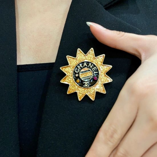 Chanel Elegant Multi-use Brooch for All Occasions