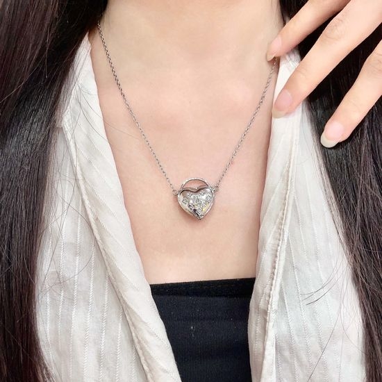Louis Vuitton LV Classic Pattern Versatile Brass Necklace