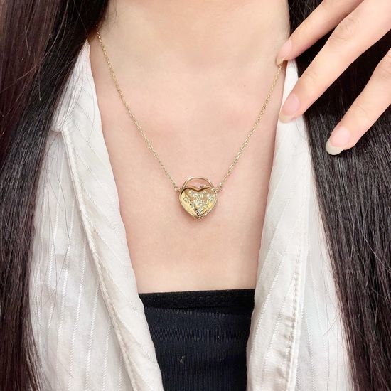 Louis Vuitton LV Classic Pattern Versatile Brass Necklace