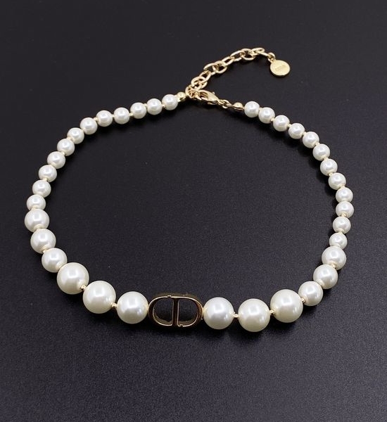 Christian Dior CD Elegant Pearl Necklace Fashion Versatile