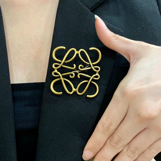 Loewe Premium Stylish Versatile Decorative Brooch