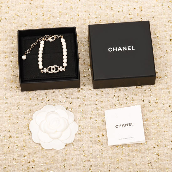 Chanel Delicate Floral Pearl Necklace Bracelet Set