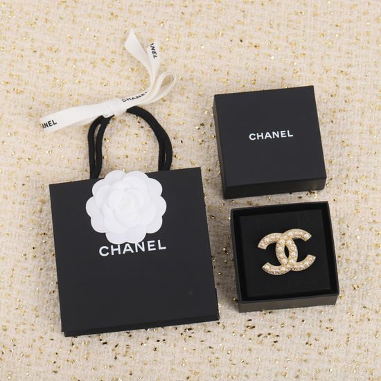 Chanel Classic Pearl Engraved Decorative Brooch