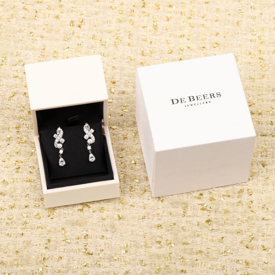 DE BEERS Elegant Twisted Diamond Drop Earrings
