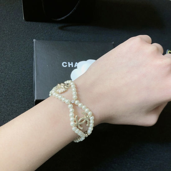 Chanel Sweet Glass Pearl Hollow Bracelet