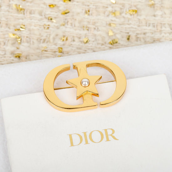 Christian Dior CD Classic Delicate Letter Brooch Casual Accessory
