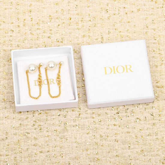 Christian Dior CD Versatile Pearl Inlaid Earrings Wear Multiple Ways