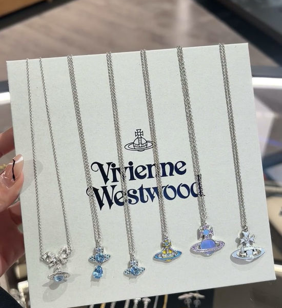 Vivienne Westhood Timeless Vivienne Style Necklace